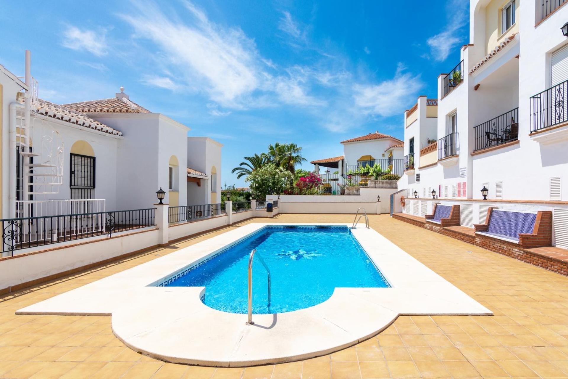 Apartamento Chimenea Playa - 2 Dormitorios Y Terraza Nerja Zewnętrze zdjęcie