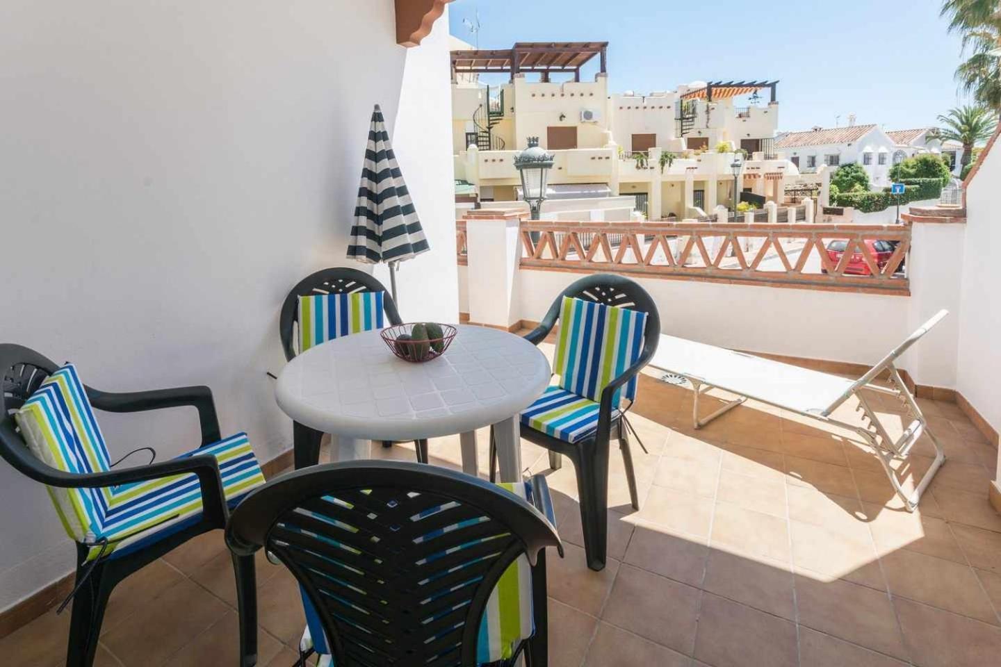 Apartamento Chimenea Playa - 2 Dormitorios Y Terraza Nerja Zewnętrze zdjęcie